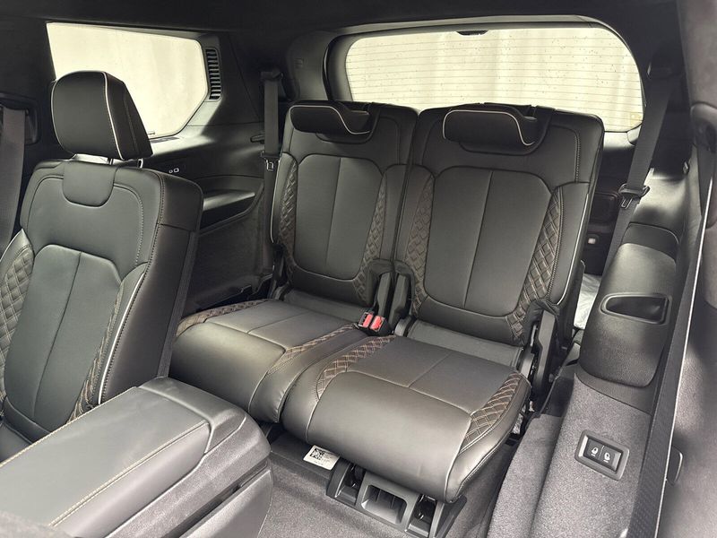 New 2025 Jeep Grand Cherokee L Summit Reserve 4x4Image 15