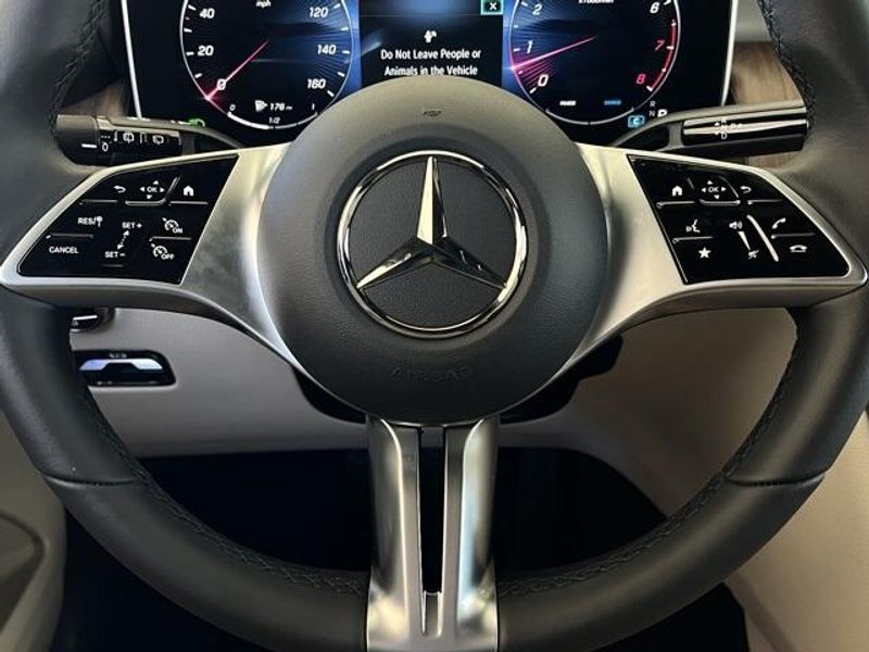 2024 Mercedes-Benz GLC 300Image 16