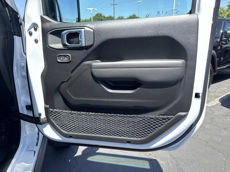 New 2026 Jeep Wrangler 4-door Rubicon