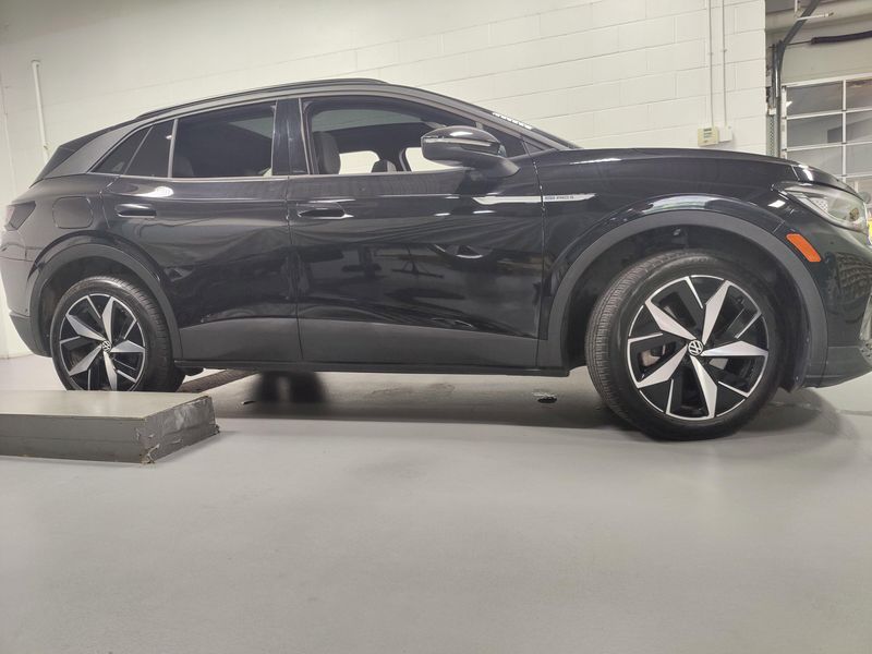 Used 2023 Volkswagen ID.4 Pro S AWD w/Glass RoofImage 4