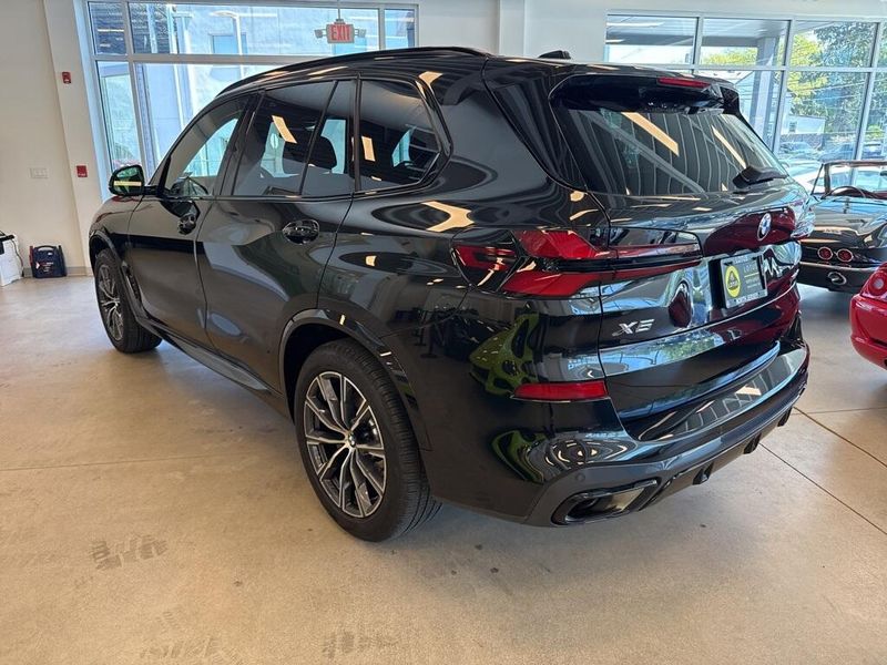 2025 BMW X5 xDrive40i M PACKAGE