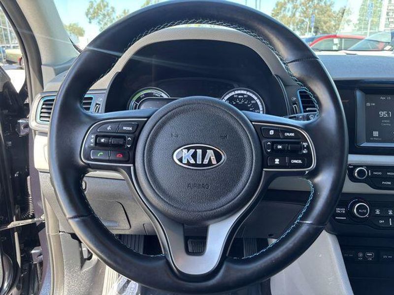 Used 2019 Kia Niro Plug-In Hybrid LXImage 21