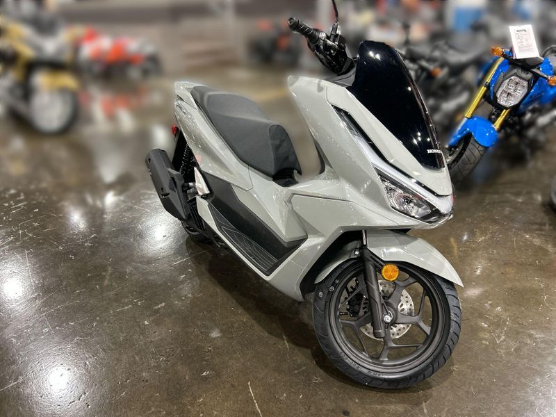 2025 Honda PCX Image 20