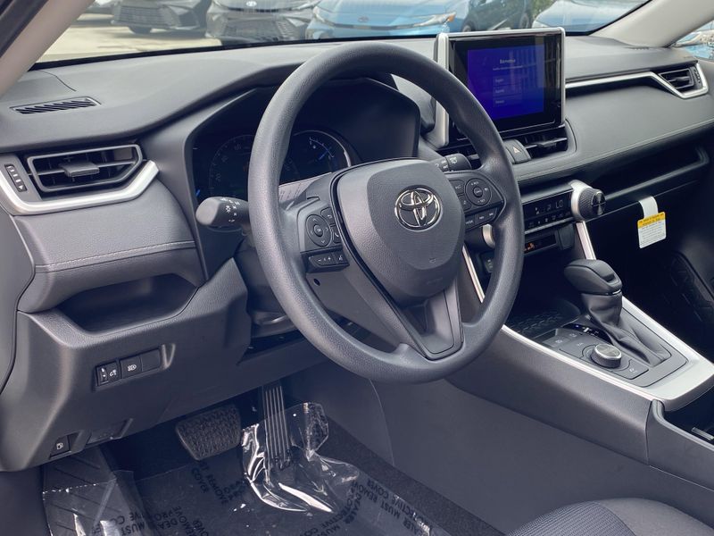 New 2025 Toyota RAV4 Hybrid LEImage 13