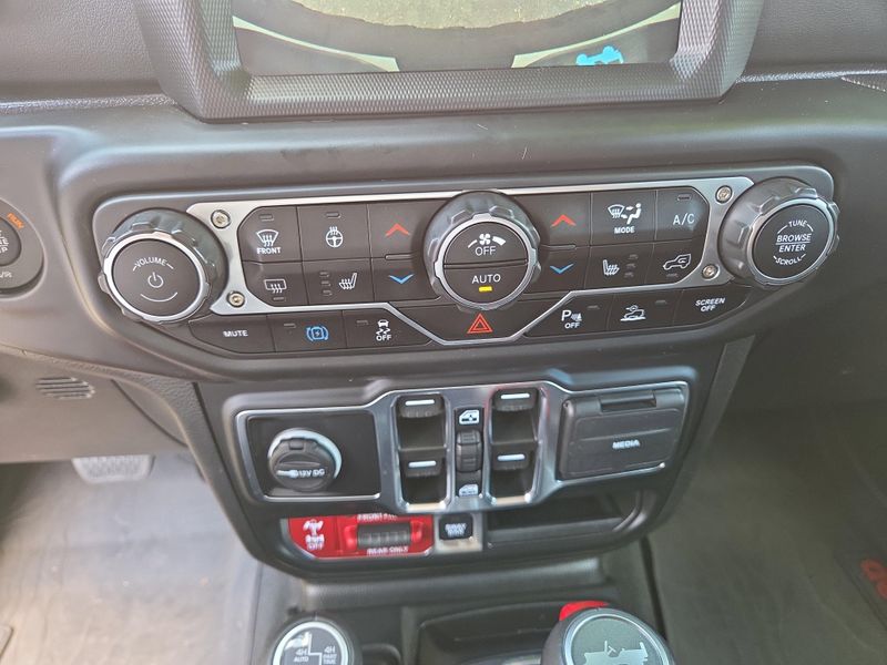 2022 Jeep Wrangler 4xe Unlimited Rubicon photo 25