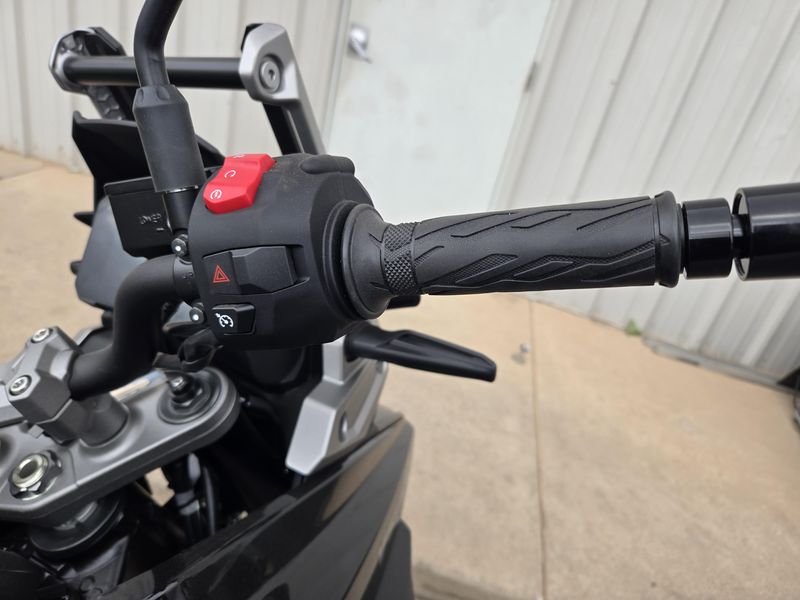 NEW 2026 SUZUKI V-STROM 1050 Image 16
