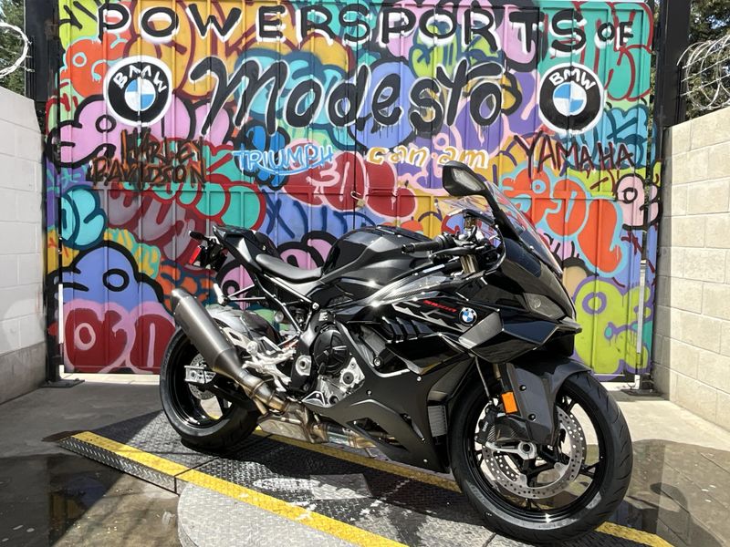 2025 BMW S 1000 RR Image 2