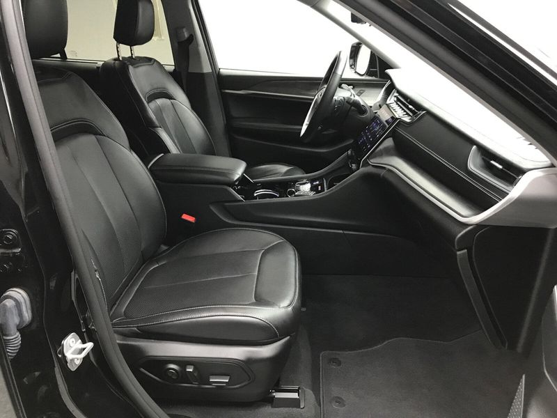 Used 2022 Jeep Grand Cherokee LimitedImage 23