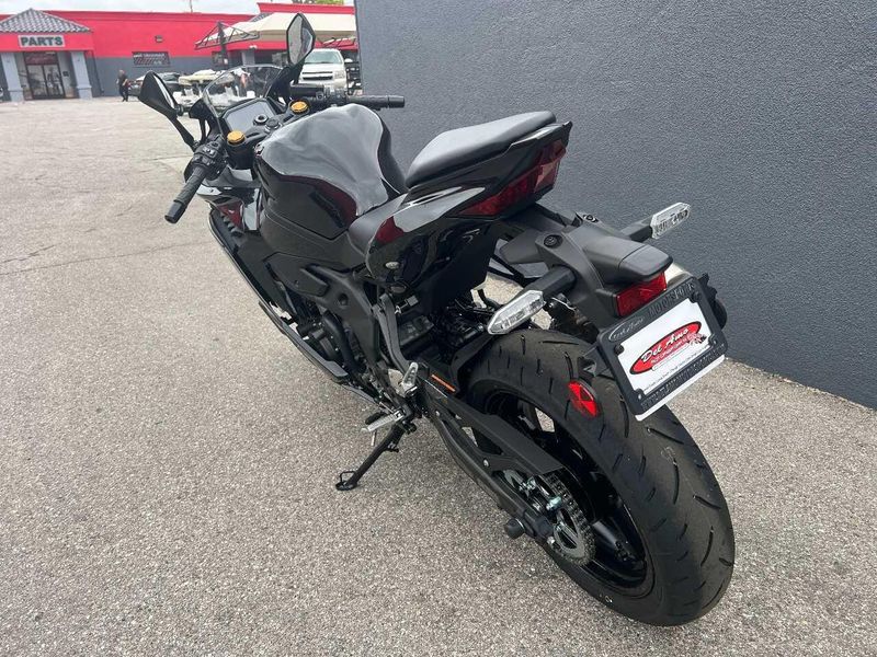 Used 2024 Kawasaki Ninja ZX-4R ABS Image 12