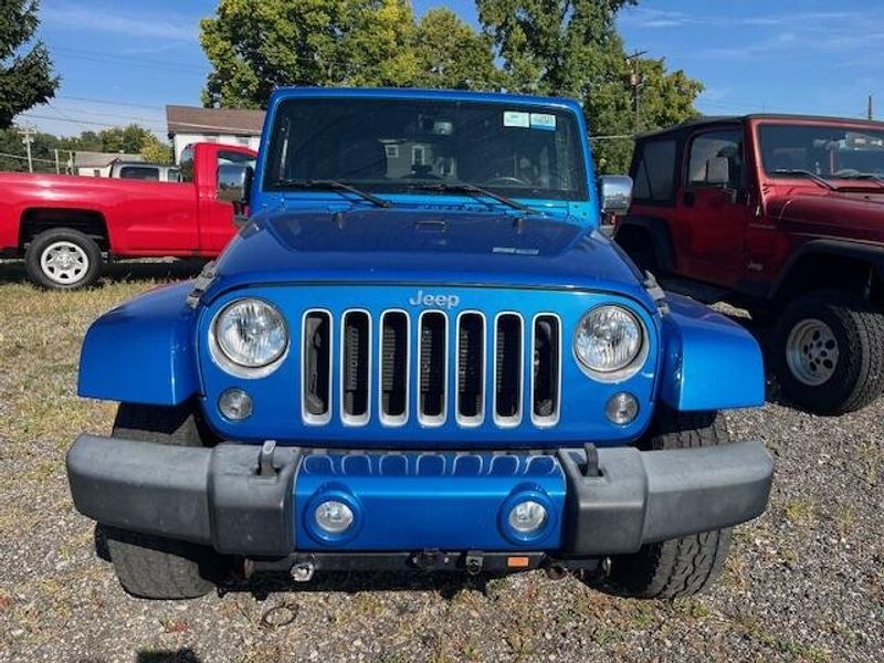 Used 2016 Jeep Wrangler Unlimited Image 2