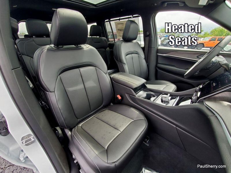 2025 Jeep Grand Cherokee L Limited 4x4Image 44