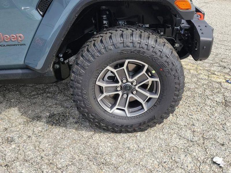 New 2026 Jeep Gladiator Mojave 4x4