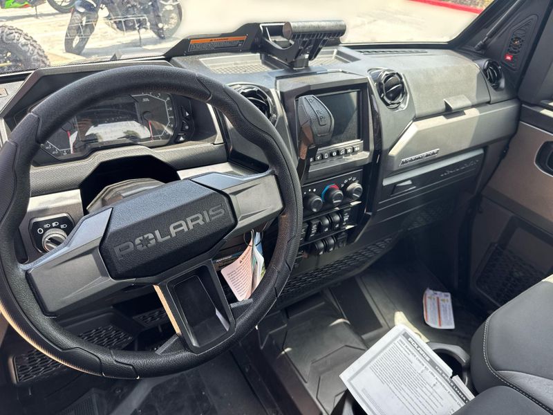 New 2025 Polaris RANGER CREW XD 1500 NORTHSTAR EDITION ULTIMATE Image 14