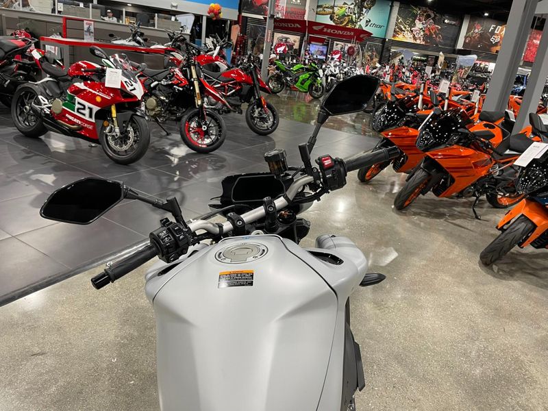 New 2025 Yamaha MT-10 Image 13