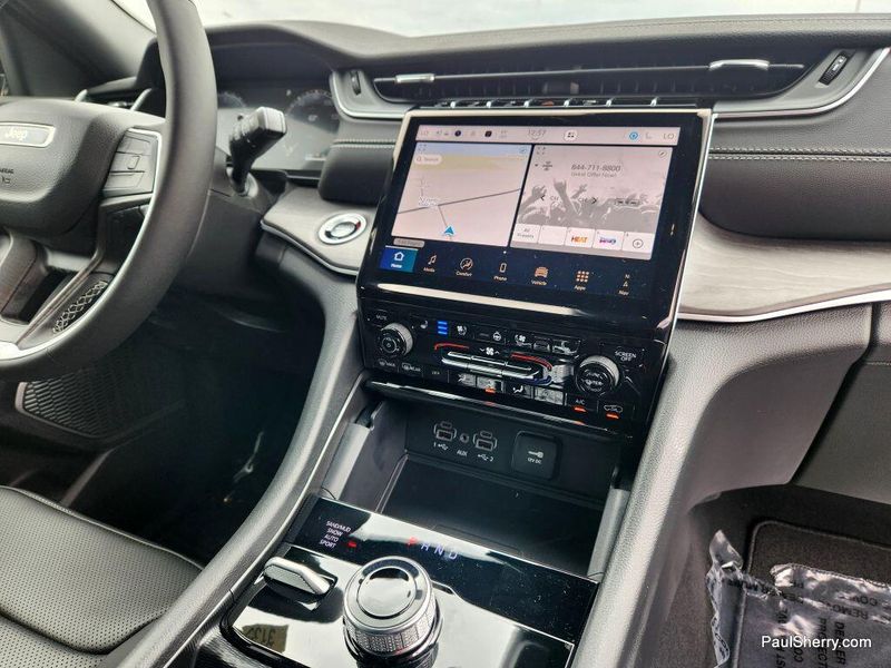 2025 Jeep Grand Cherokee L Limited 4x4Image 33