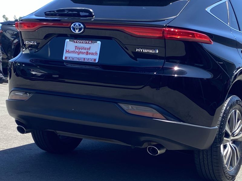 Used 2021 Toyota Venza LEImage 4
