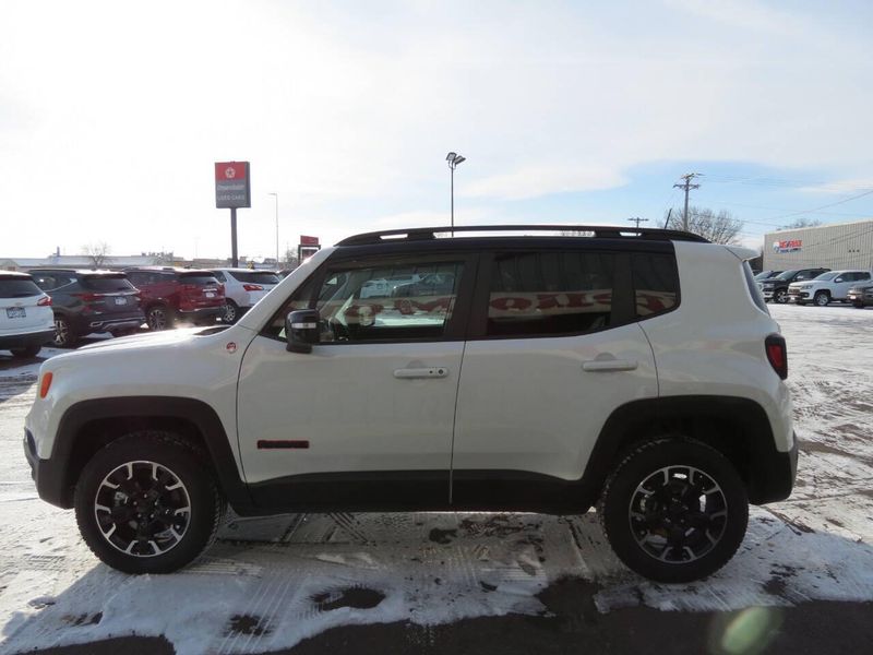 2023 Jeep Renegade Trailhawk 4x4 4dr SUVImage 6