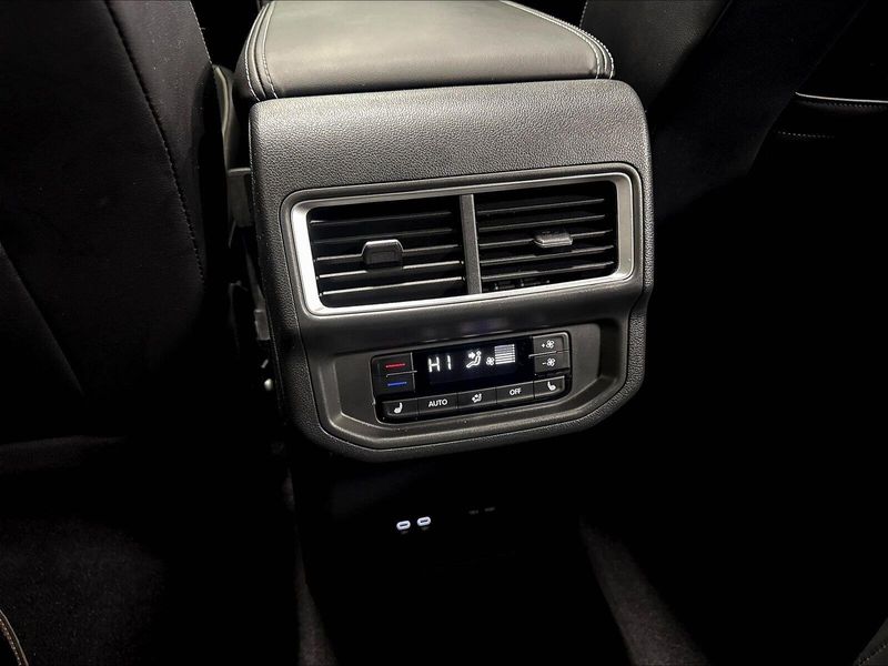 Used 2024 Volkswagen Atlas SEL Premium AWD R-Line w/Sunroof/NavImage 12