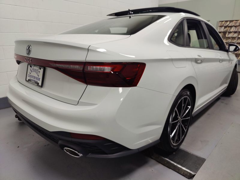 2025 Volkswagen Jetta GLI Autobahn w/Sunroof & Beats AudioImage 11