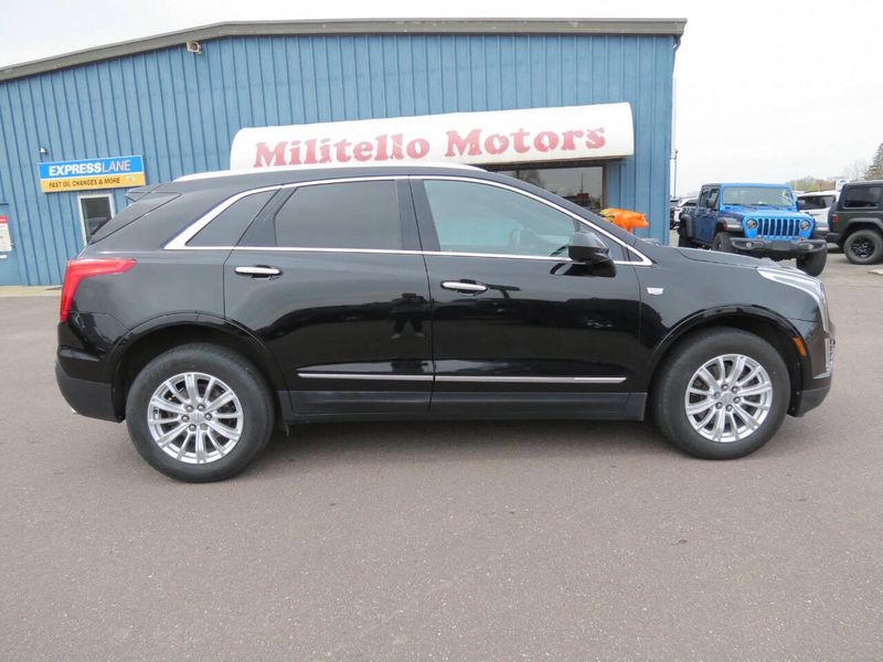 2018 Cadillac XT5 Base 4dr SUVImage 1