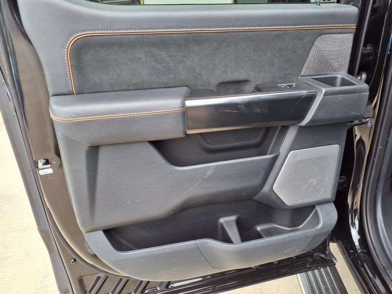 2022 Ford F-150 PlatinumImage 16
