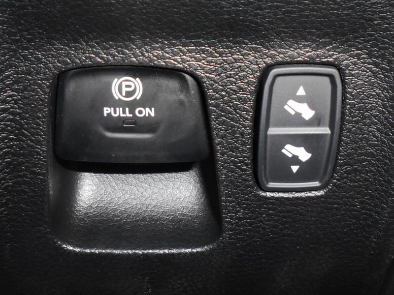 2025 RAM 1500 Big Horn Crew Cab 4x4 5