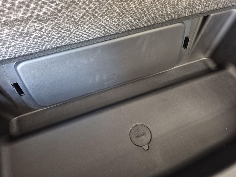 New 2025 Jeep Grand Cherokee L Limited 4x4Image 17