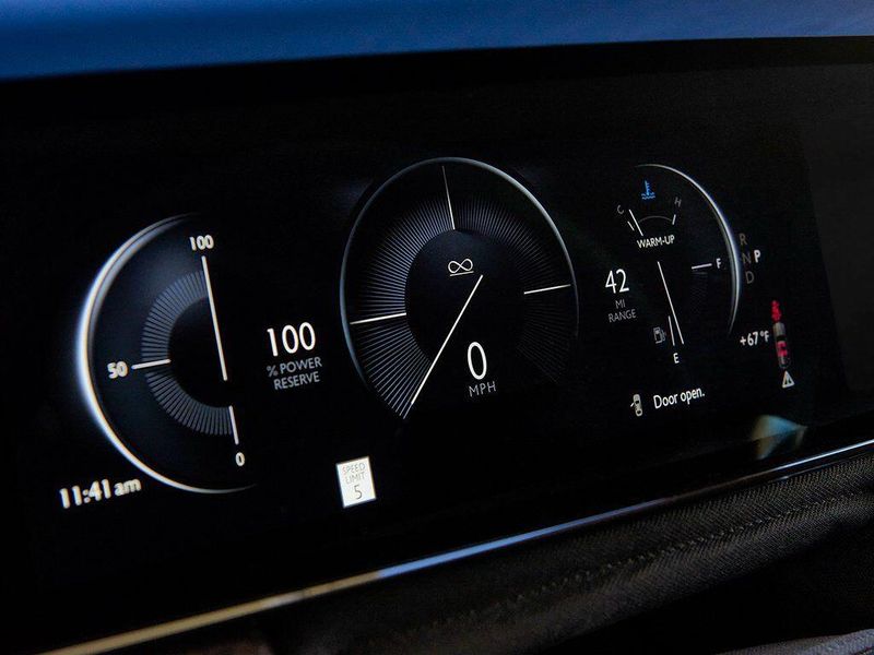 New 2026 Rolls-Royce Cullinan Black BadgeImage 15