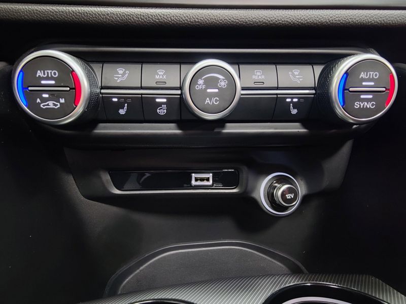 Used 2022 Alfa Romeo Giulia Veloce Premium AWD w/Sunroof/navImage 21