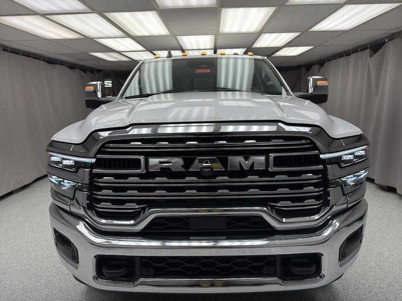 New 2025 RAM 3500 Limited Longhorn Crew Cab 4x4 8