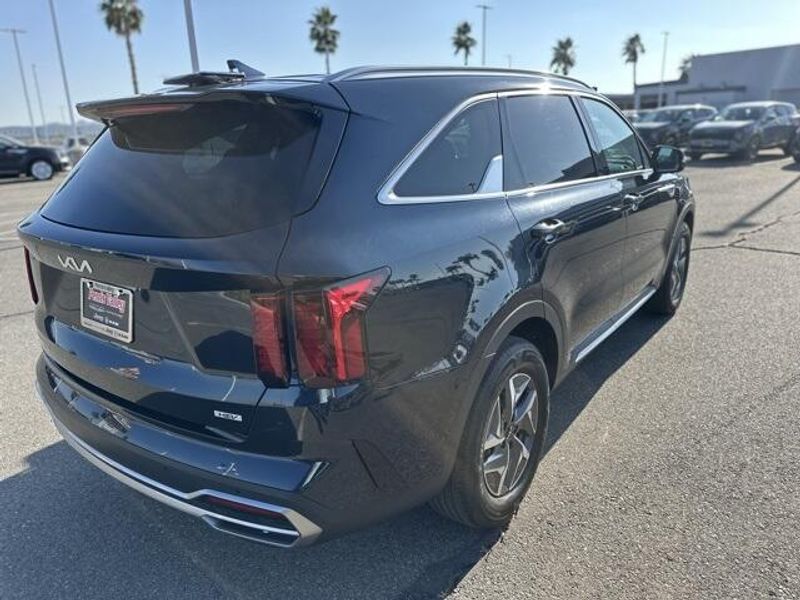 Used 2023 Kia Sorento Hybrid EXImage 5