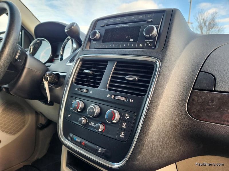 Used 2015 Dodge Grand Caravan SE