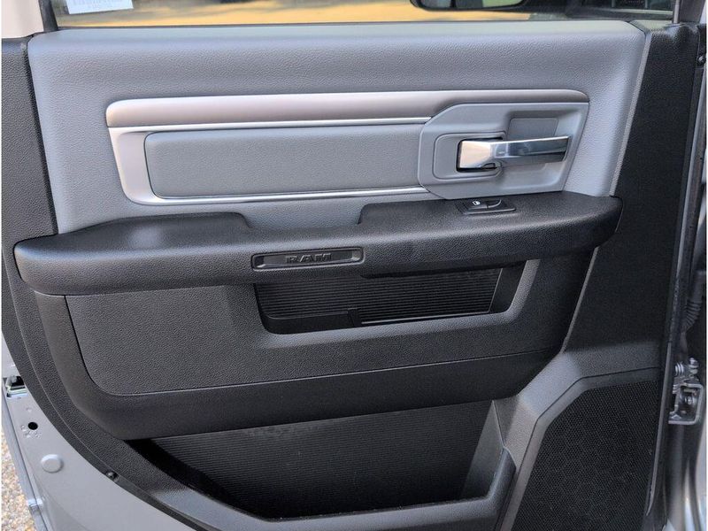 2023 RAM 1500 Classic SLTImage 29