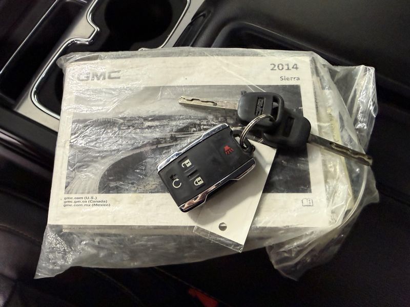 Used 2014 GMC Sierra 1500 SLTImage 15