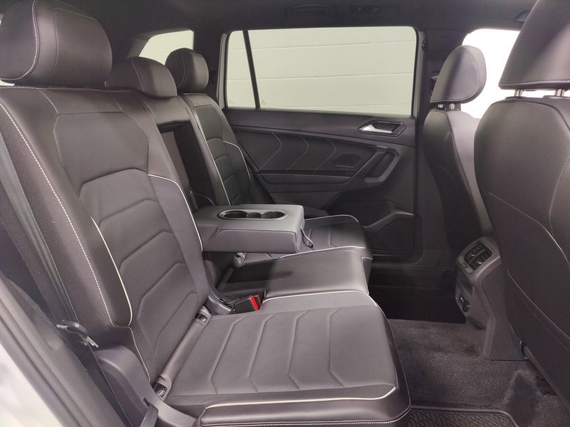 Used 2024 Volkswagen Tiguan AWD SEL R-Line w/Sunroof/NavImage 23