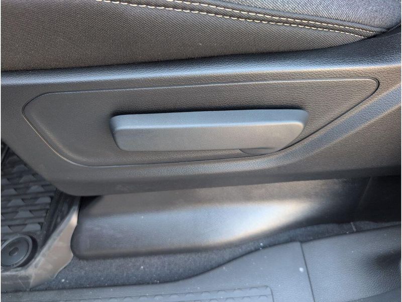 New 2026 RAM 1500 Express Crew Cab 4x4 5