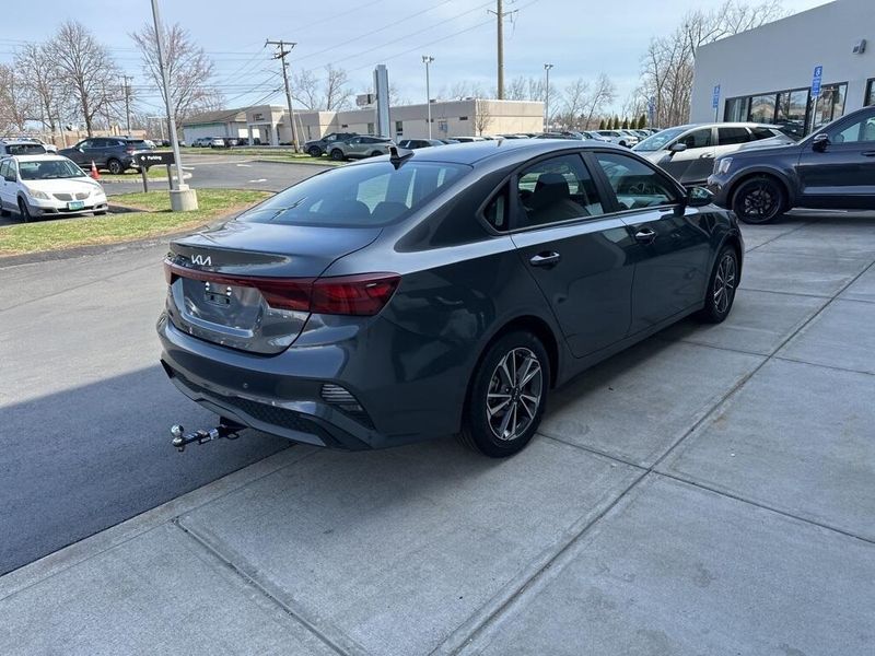 2024 Kia Forte LXSImage 6