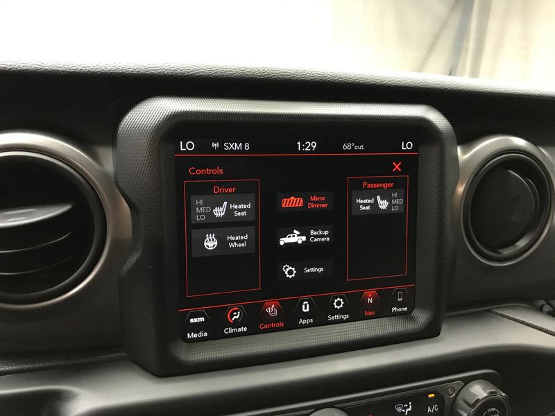 2021 Jeep Gladiator Willys photo 10
