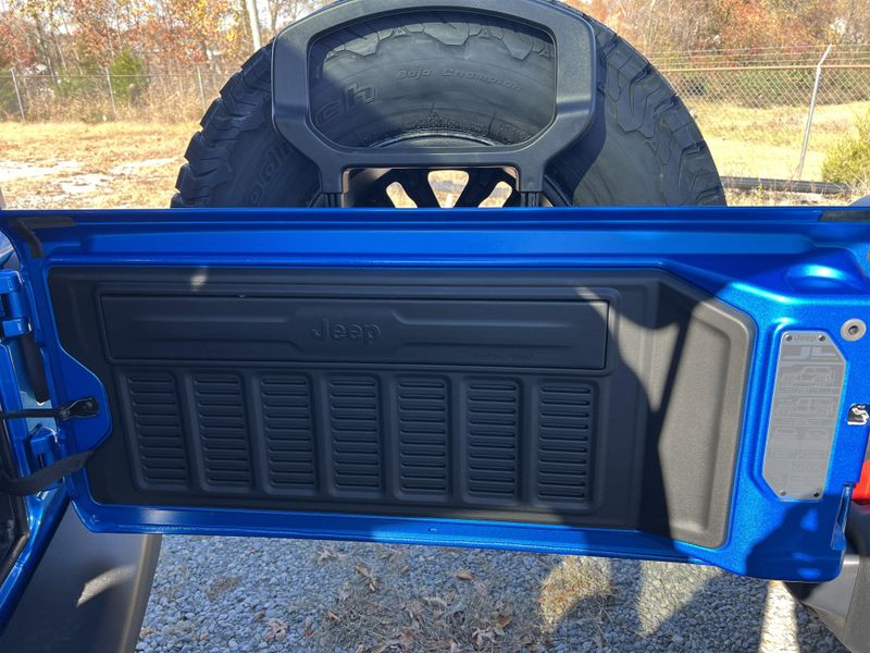 New 2026 Jeep Wrangler 4-door Rubicon XImage 17