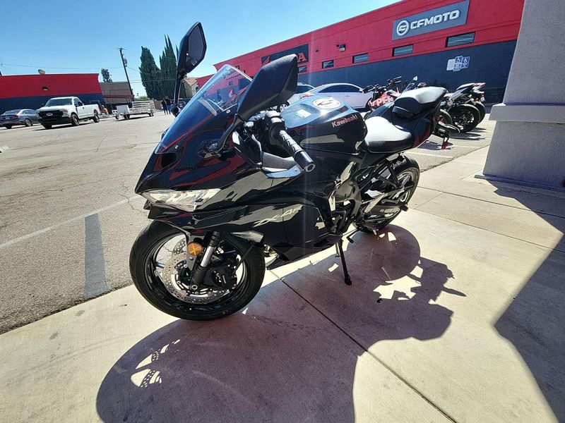 New 2026 Kawasaki NINJA ZX-4R ABS Image 16