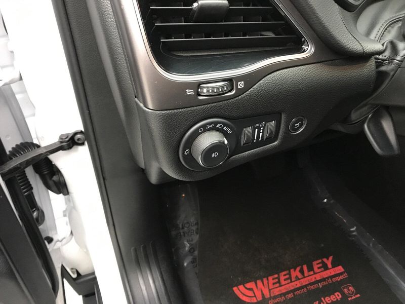 2022 Jeep Cherokee LimitedImage 4