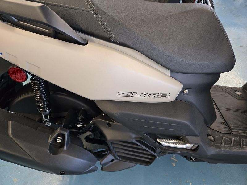2025 Yamaha ZUMA 125 SAND GRAY Image 11
