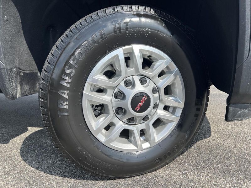 2025 Gmc Sierra Pro photo 2