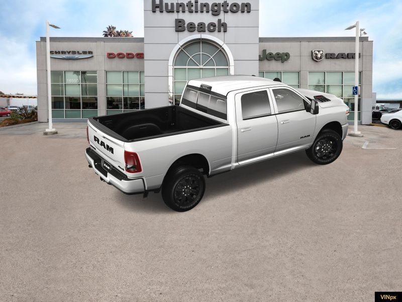 2025 RAM 3500 Laramie Crew Cab 4x4Image 8