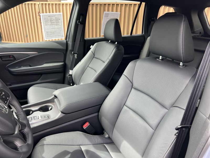 2025 Honda Passport EX-LImage 7