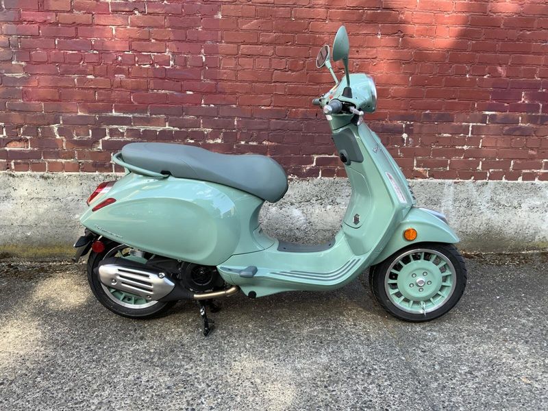 New 2027 Vespa PRIMAVERA 150 80TH ANNIVERSARY 