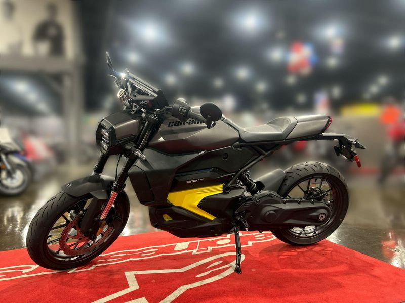 New 2025 Can-Am Pulse Image 10