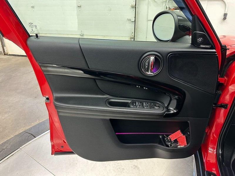 2018 MINI Countryman BaseImage 19