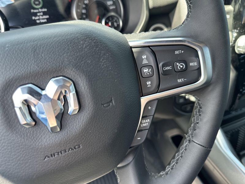 2025 RAM 1500 Big Horn Crew Cab 4x4 5
