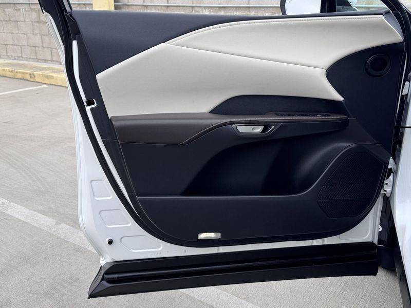 2023 Lexus RX 350Image 18